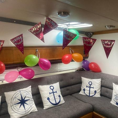 Hotel Luxury Boat Chertsey Esterno foto