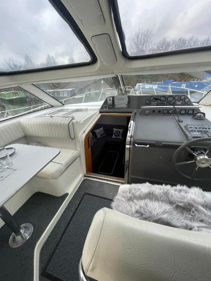 Hotel Luxury Boat Chertsey Esterno foto