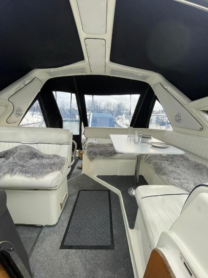Hotel Luxury Boat Chertsey Esterno foto