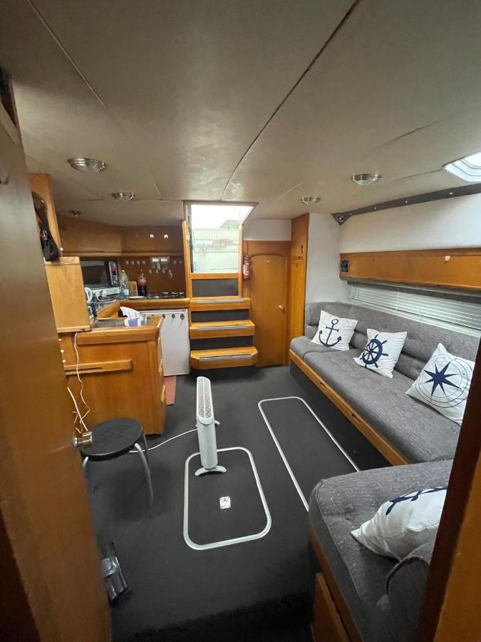 Hotel Luxury Boat Chertsey Esterno foto