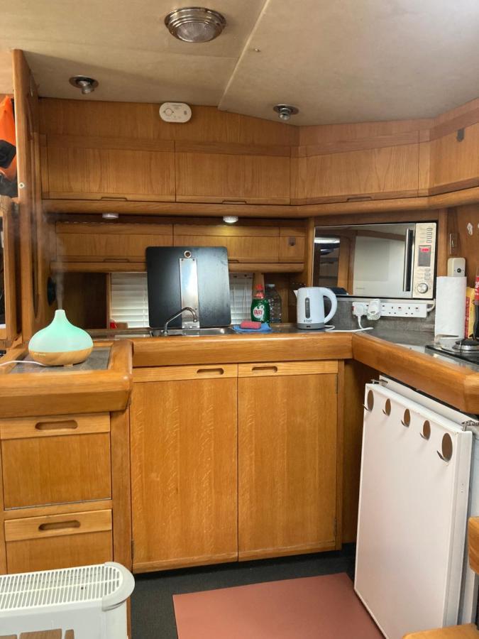 Hotel Luxury Boat Chertsey Esterno foto