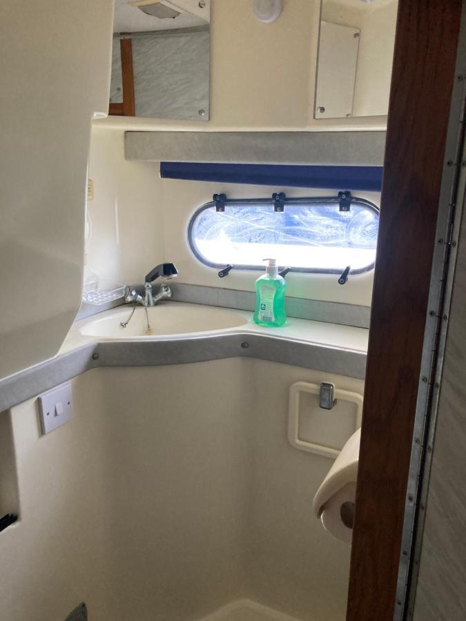 Hotel Luxury Boat Chertsey Esterno foto
