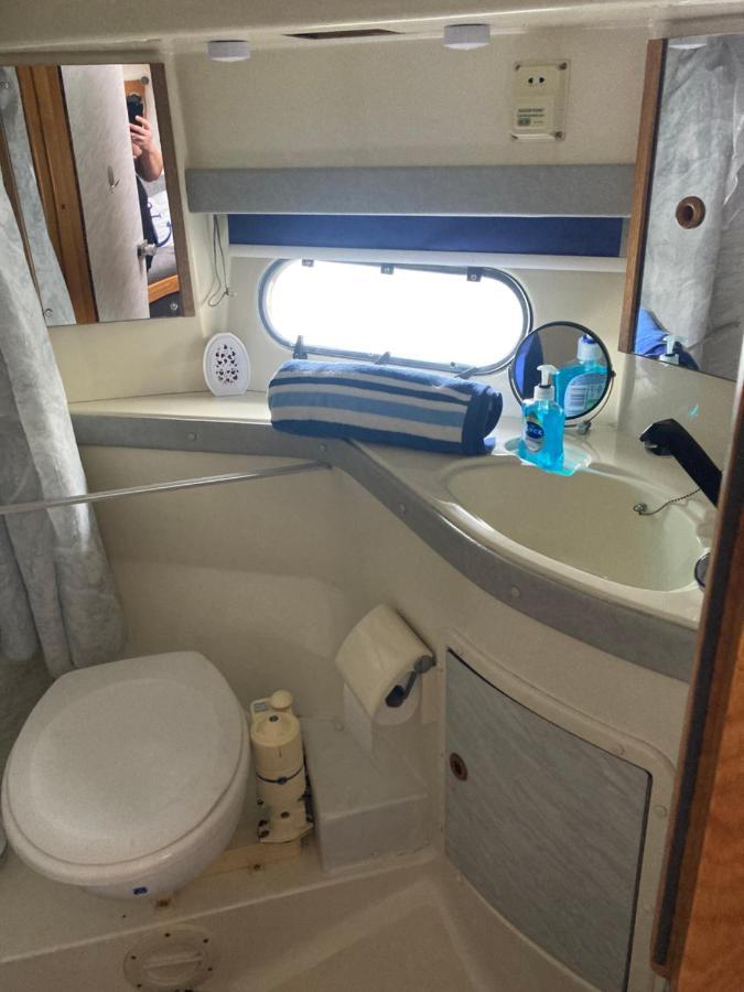Hotel Luxury Boat Chertsey Esterno foto